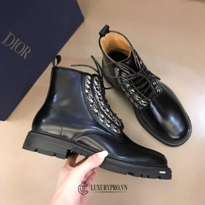 Giày Boot Dior nam da bê nguyên miếng màu đen họa tiết trắng giay dior 3 1