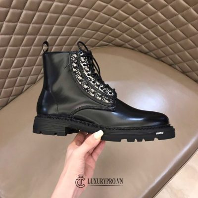 Giày Boot Dior nam da bê nguyên miếng màu đen họa tiết trắng giay dior 7 1