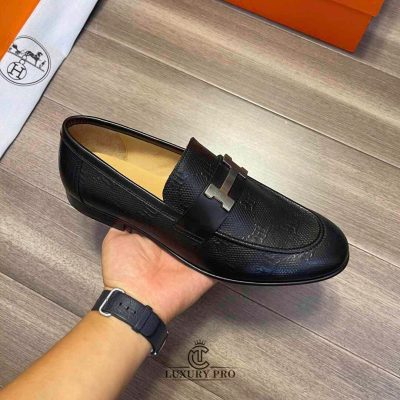 Giày Hermes Nam Phiên Bản Cao Cấp Đen Dập Vân Logo giay hermes nam chinh hang 3 7