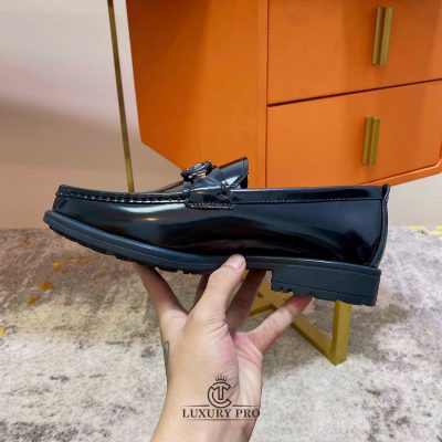 Giày Loafer Salvatore Ferragamo Da Bóng Gancini Vàng Đen giay salvatore ferragamo authentic 2 1
