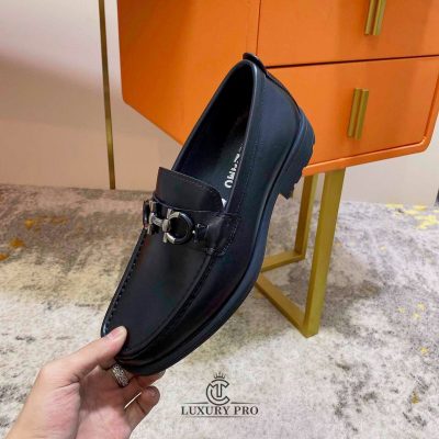 Giày Loafer Salvatore Ferragamo Da Trơn Gancini Vàng Đen giay salvatore ferragamo fake 1 3 1
