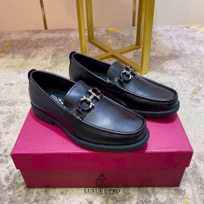 Giày Loafer Salvatore Ferragamo Da Trơn Gancini Vàng Đen giay salvatore ferragamo fake 1 7 1