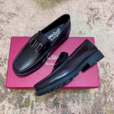 Giày Loafer Salvatore Ferragamo Da Trơn Mặt Kim Loại In Tên giay salvatore ferragamo fake 1 9 2