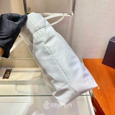 Túi xách tay Prada nữ màu trắng Vip tui prada 2 4