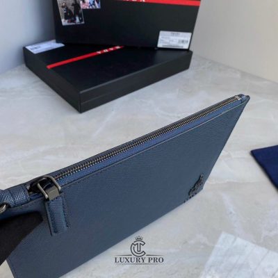 Clutch nam Prada màu xanh logo đen vi da nam prada 2 1