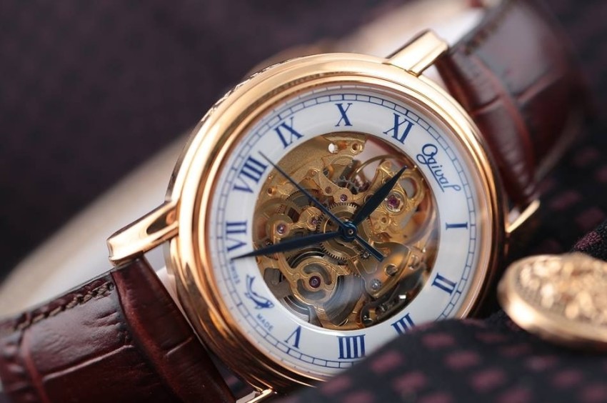 Đồng hồ Thuỵ Sĩ giá rẻ tại Tuấn Chất Luxury
