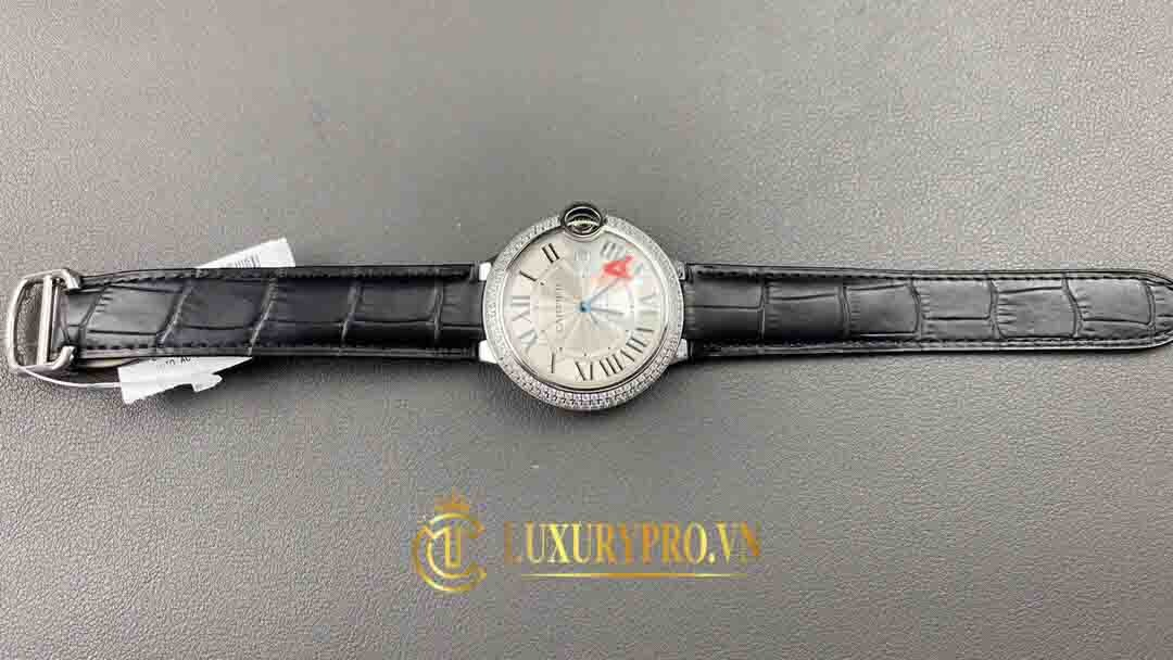 Mẫu đồng hồ Cartier đính đá tại Luxury Pro
