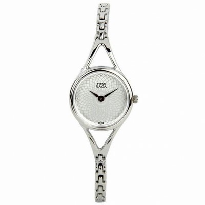 Mẫu đồng hồ TITAN NỮ 2494SM01