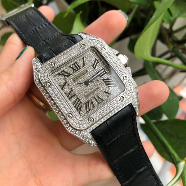   Đồng hồ cartier mặt vuông đính đá (Nguồn: Internet)