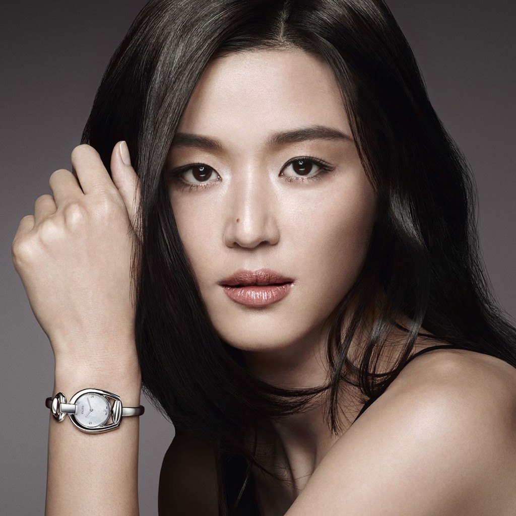 Đồng hồ Gucci gây ấn tượng nhờ thiết kế nổi bật cùng chất lượng vượt trội (Nguồn: Internet)