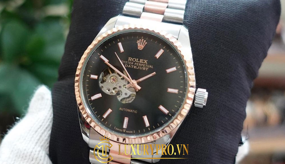 Đồng hồ Rolex nhái loại 2 3 4 được bày bán tương đối rộng rãi trên thị trường