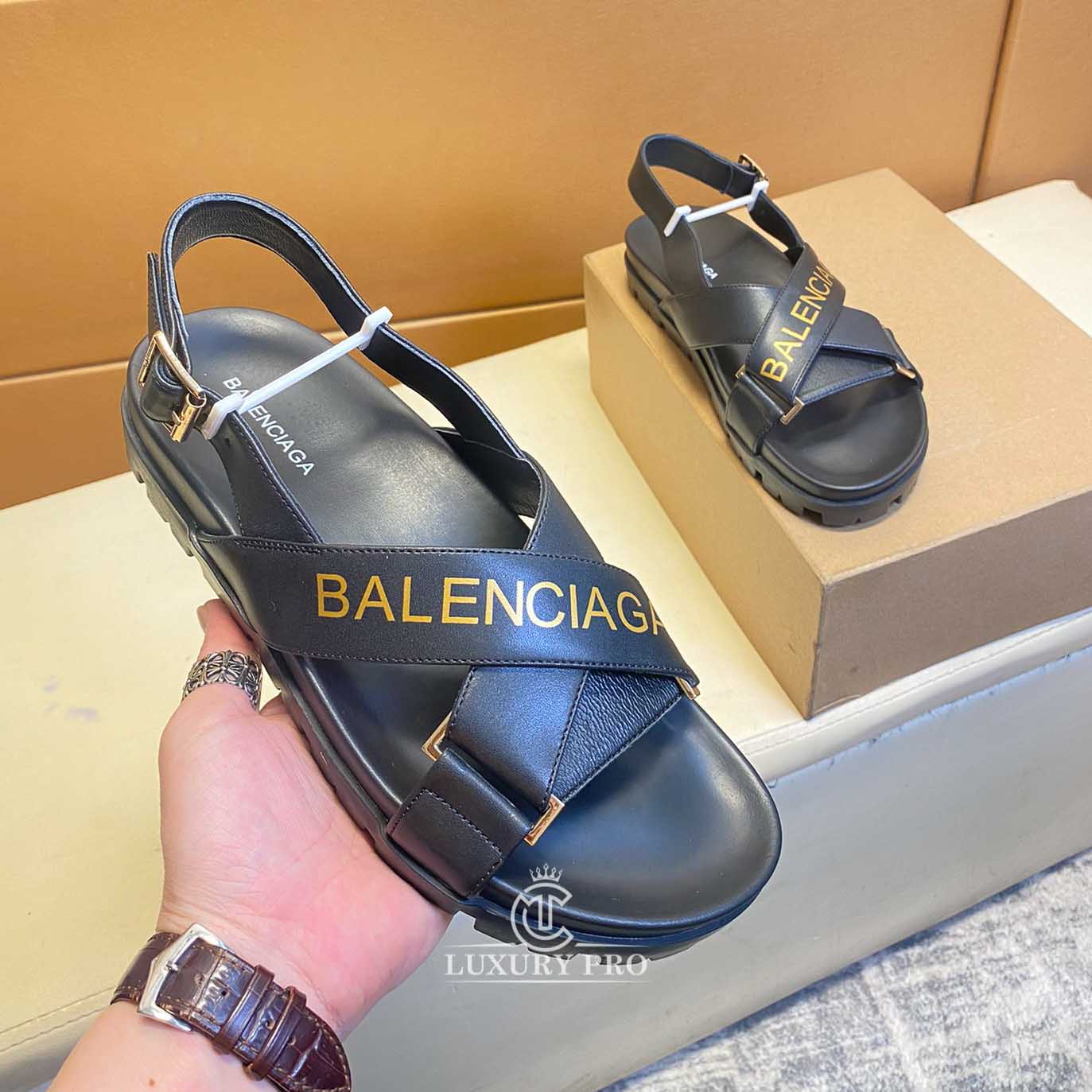 Review Balenciaga Track Sandal  Bitis 695  Street Vibe