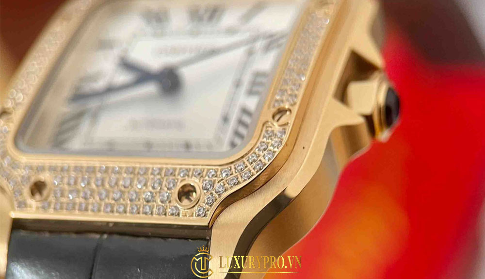 Bộ vỏ chắc chắn của đồng hồ Cartier Super Fake