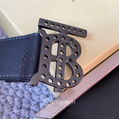 day nit burberry fake 3 2