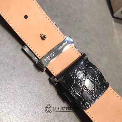 that lung fendi chinh hang 4