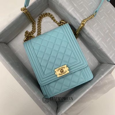 tui deo cheo chanel 13