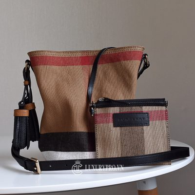 tui xach burberry 9