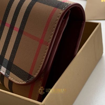 vi cam tay burberry nu 1 2