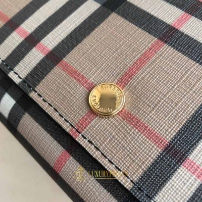 vi cam tay burberry nu hang hieu 2 1