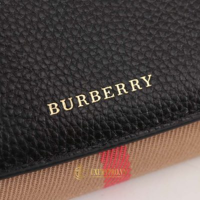 vi cam tay burberry nu hang hieu 2
