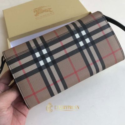 vi cam tay burberry nu hang hieu 3 1