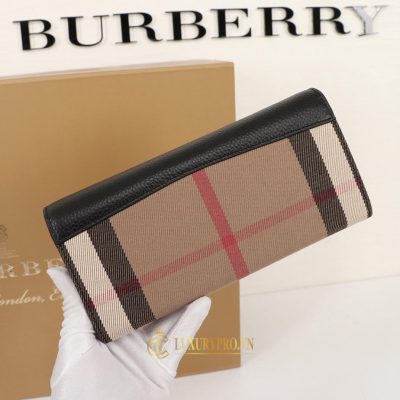 vi cam tay burberry nu hang hieu 4