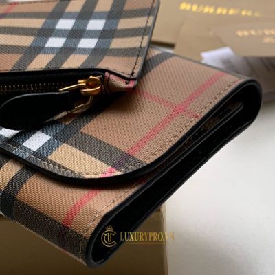 vi dai cam tay nu burberry 7 1