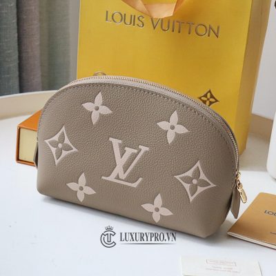 vi nu louis vuitton 2