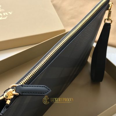 clutch burberry gia re 4