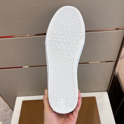 giay the thao burberry 2 3