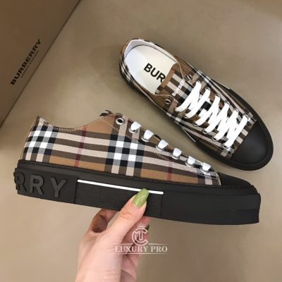 giay the thao burberry chinh hang 1
