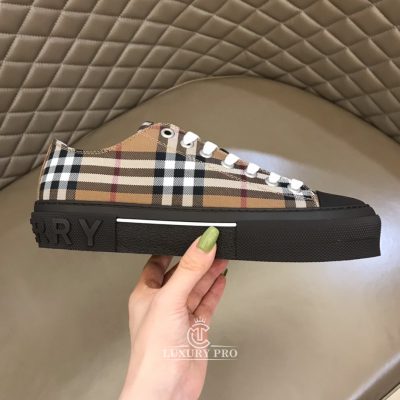 giay the thao burberry chinh hang 3