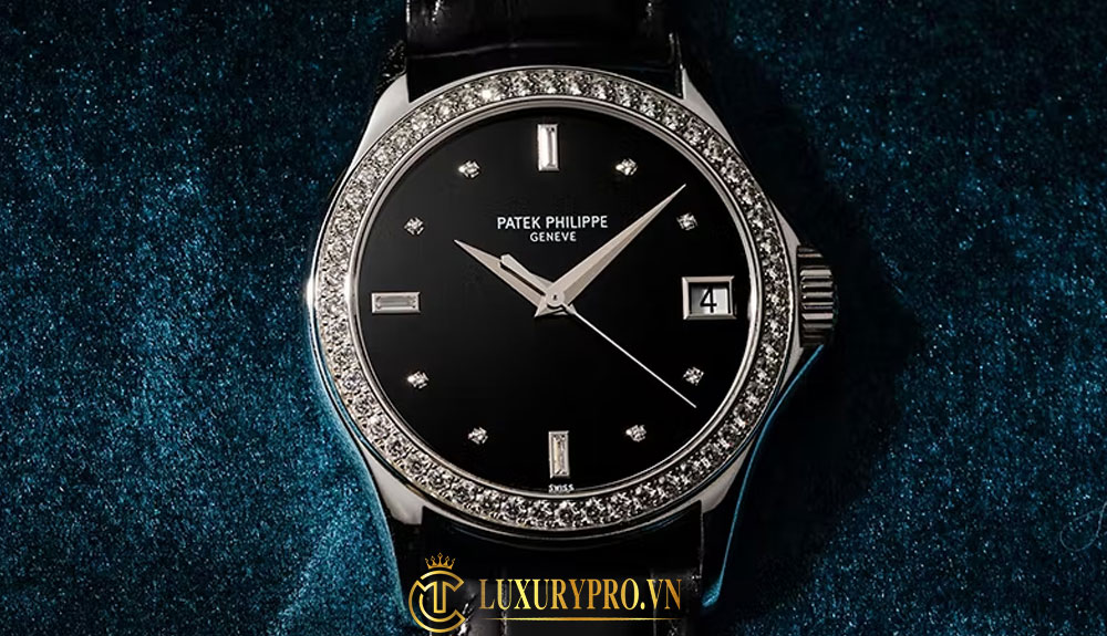 Khách hàng mua đồng hồ nữ Patek Philippe Super Fake Hà Nội