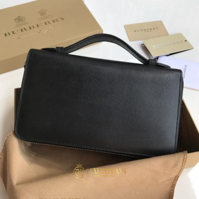 tui cam tay burberry nam 1