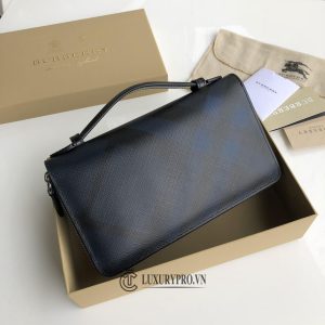 túi cầm tay burberry nam