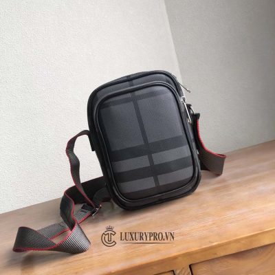 tui deo cheo burberry 3