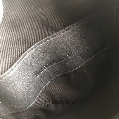 tui deo cheo burberry 8