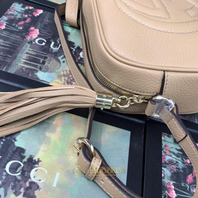 tui deo cheo gucci nu 5