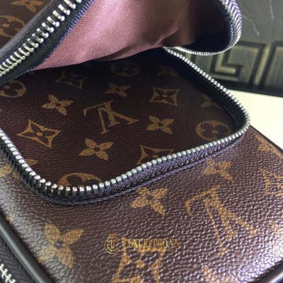 tui deo cheo louis vuitton nam 1 2