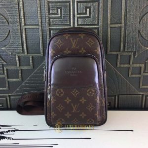 túi đeo chéo louis vuitton nam