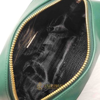 tui deo cheo prada 8 1