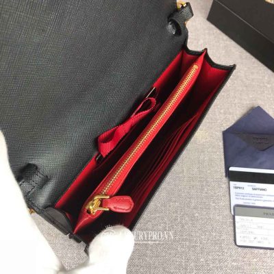 tui deo cheo prada hang hieu 6 4