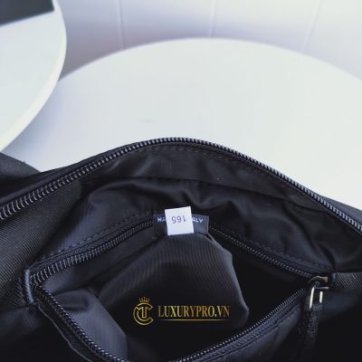 tui deo cheo prada nam 6