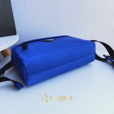 tui deo cheo prada nam 7 1