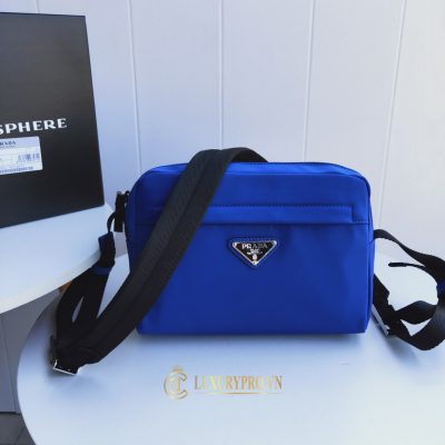 tui deo cheo prada nam 9