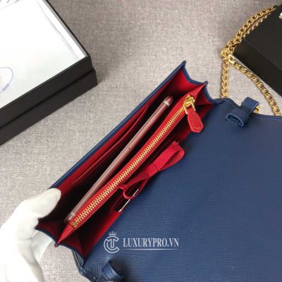 tui deo cheo prada xach tay 1