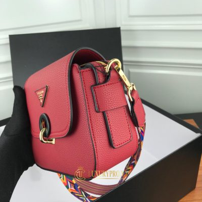 tui nu deo cheo prada 2 2