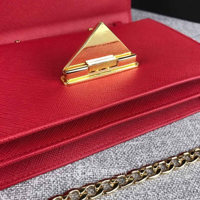 tui prada deo cheo gia tot 4