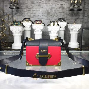 tui-deo-cheo-prada