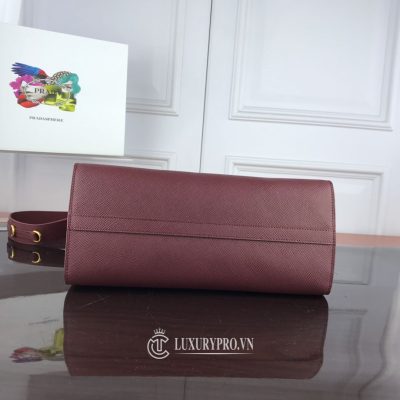 tui xach prada luxury 3 4